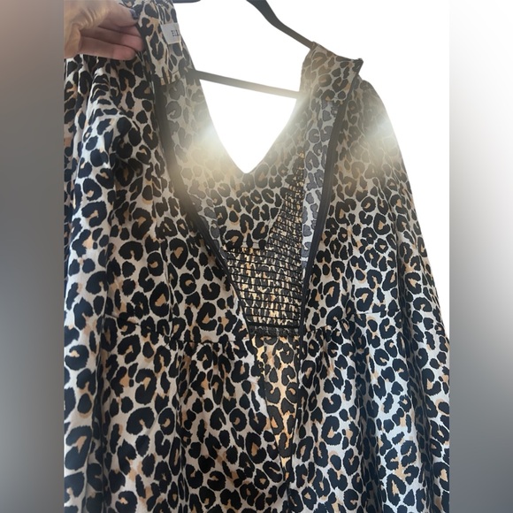 Leopard mini dress with pockets.  Size Small. - Picture 2 of 10